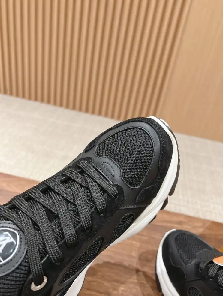 hype Louis Vuitton Sneakers