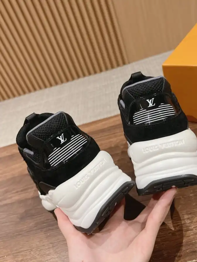 hype Louis Vuitton Sneakers