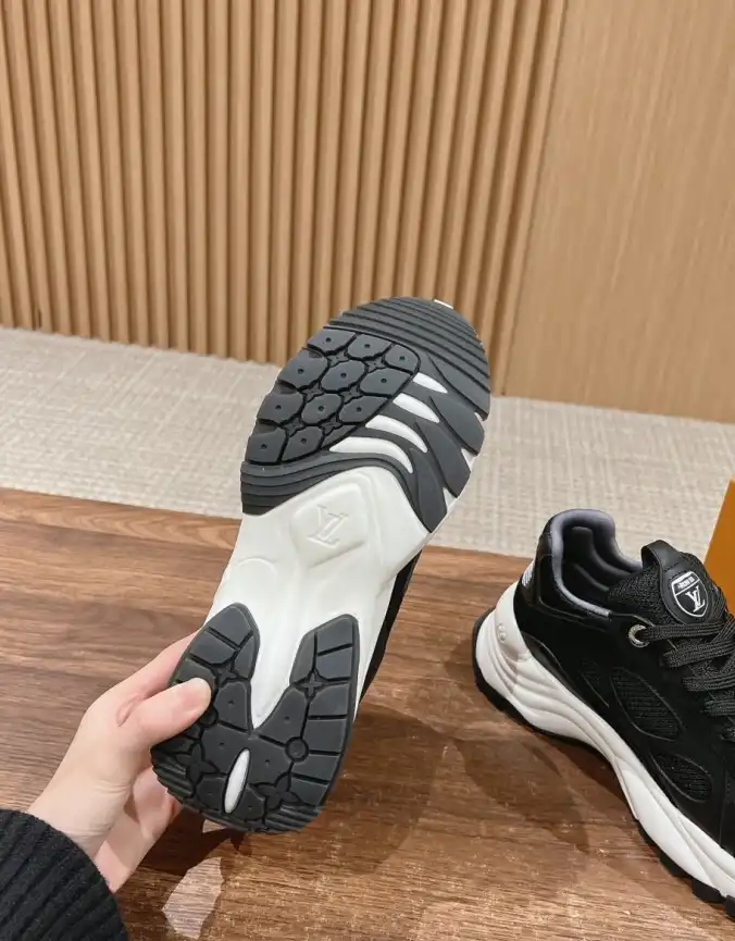 hype Louis Vuitton Sneakers