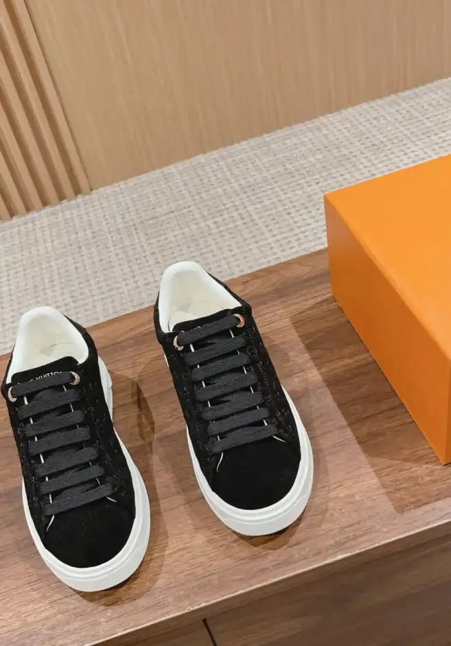 hype Louis Vuitton Sneakers