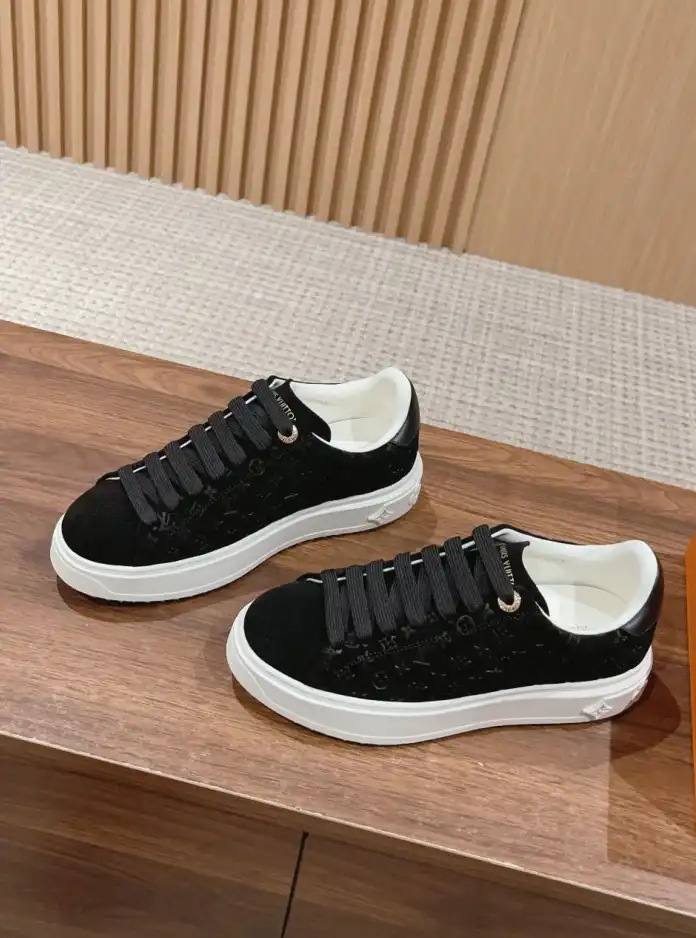 hype Louis Vuitton Sneakers