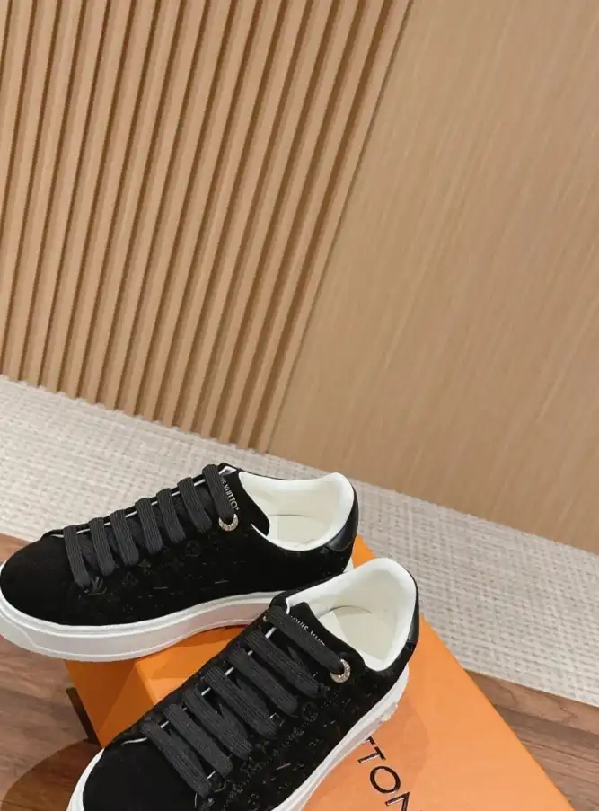 hype Louis Vuitton Sneakers