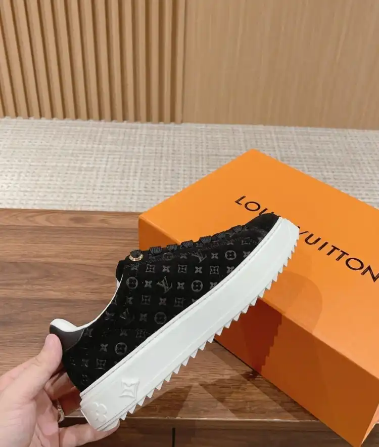 hype Louis Vuitton Sneakers