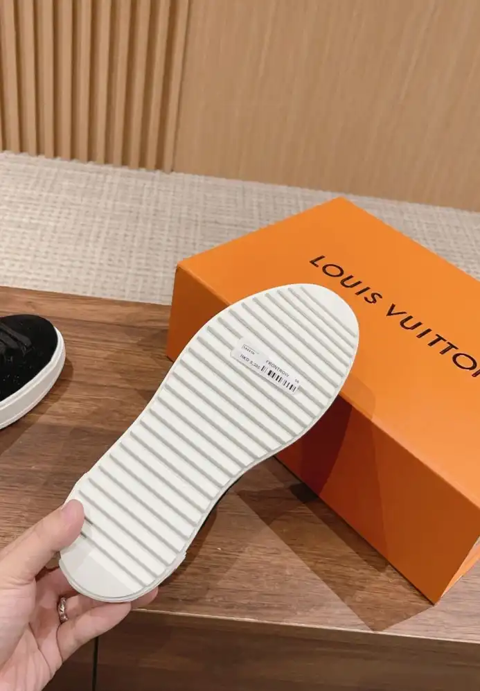 hype Louis Vuitton Sneakers