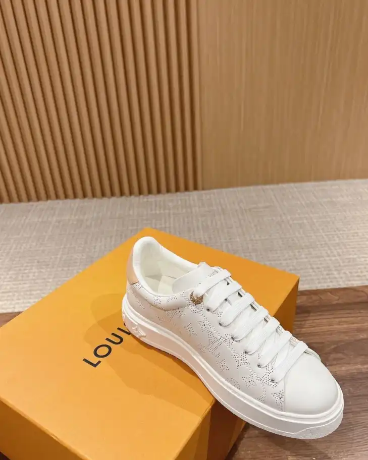 hype Louis Vuitton Sneakers