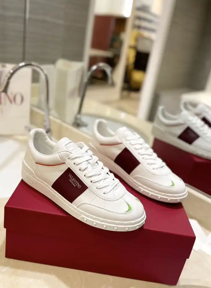 hype Valentino Sneakers