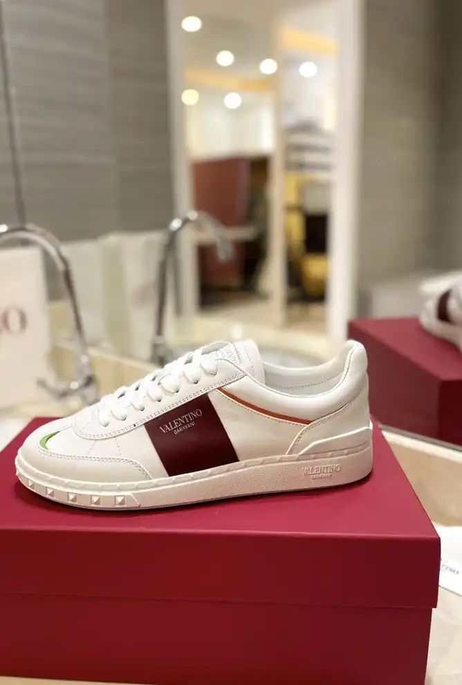 hype Valentino Sneakers