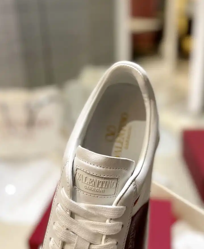 hype Valentino Sneakers