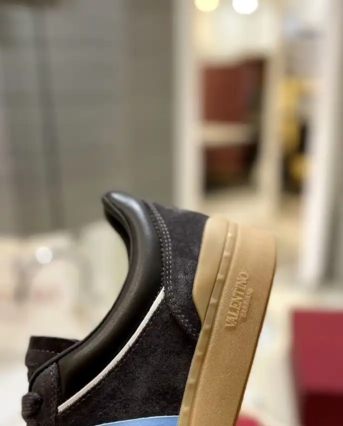 hype Valentino Sneakers