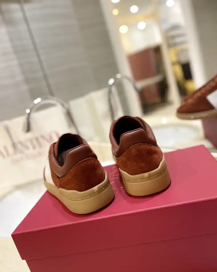 hype Valentino Sneakers