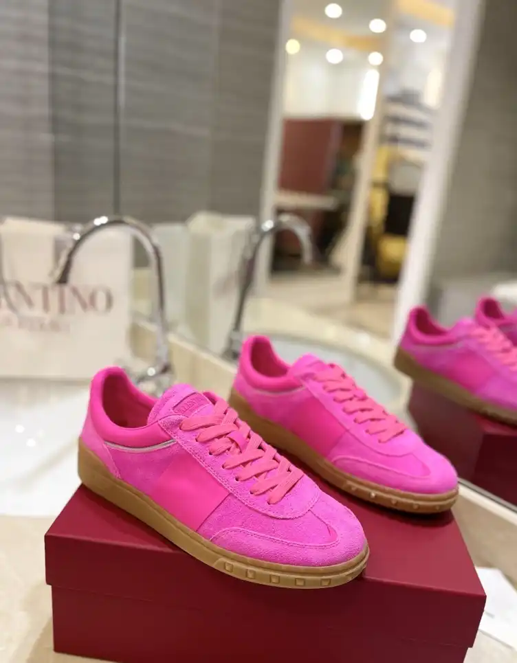 hype Valentino Sneakers