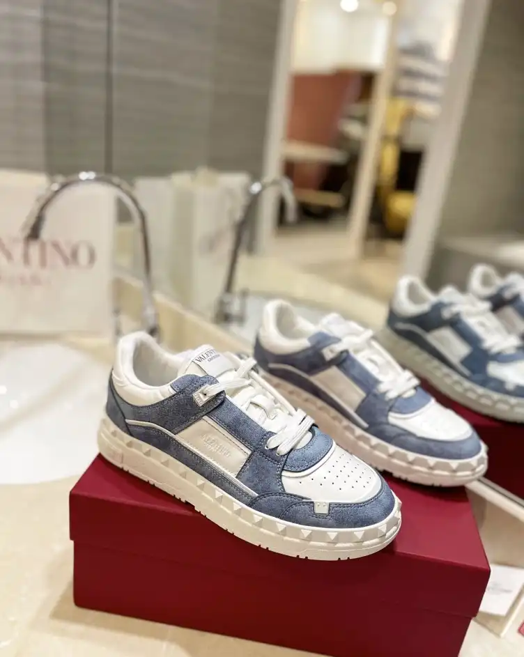 hype Valentino Sneakers