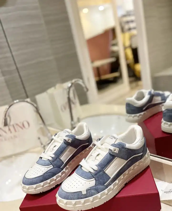 hype Valentino Sneakers