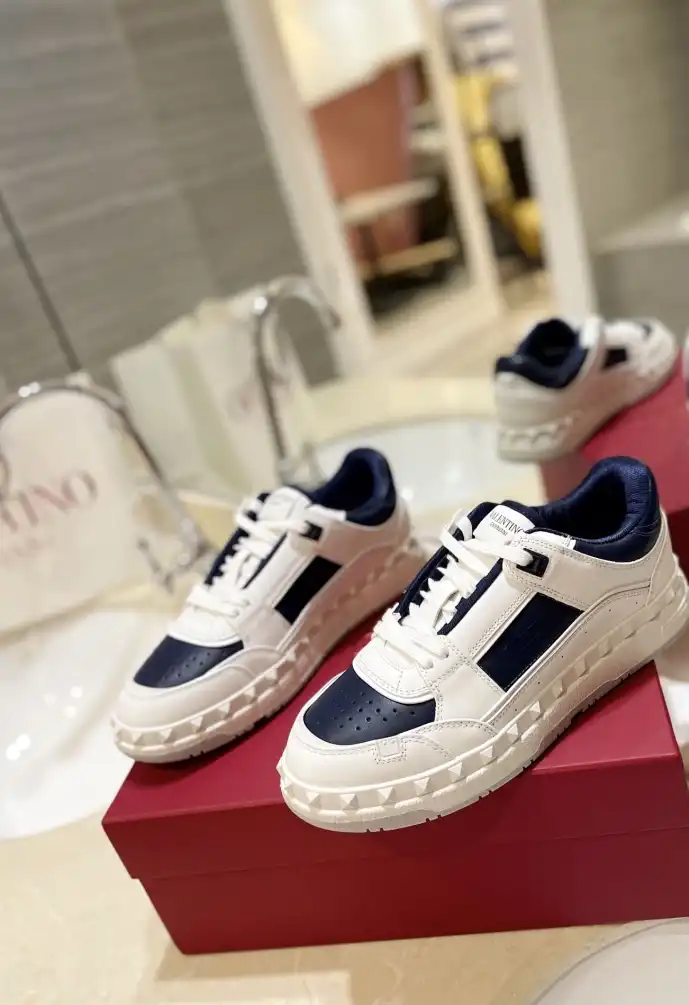 hype Valentino Sneakers