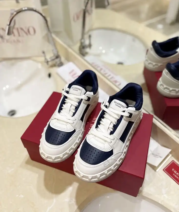 hype Valentino Sneakers