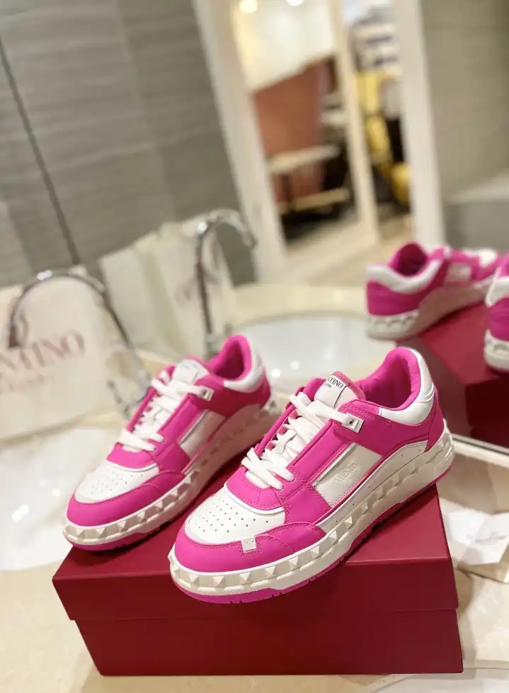 hype Valentino Sneakers