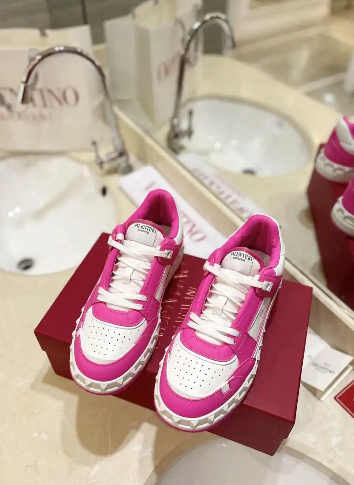 hype Valentino Sneakers