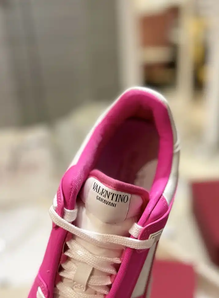 hype Valentino Sneakers