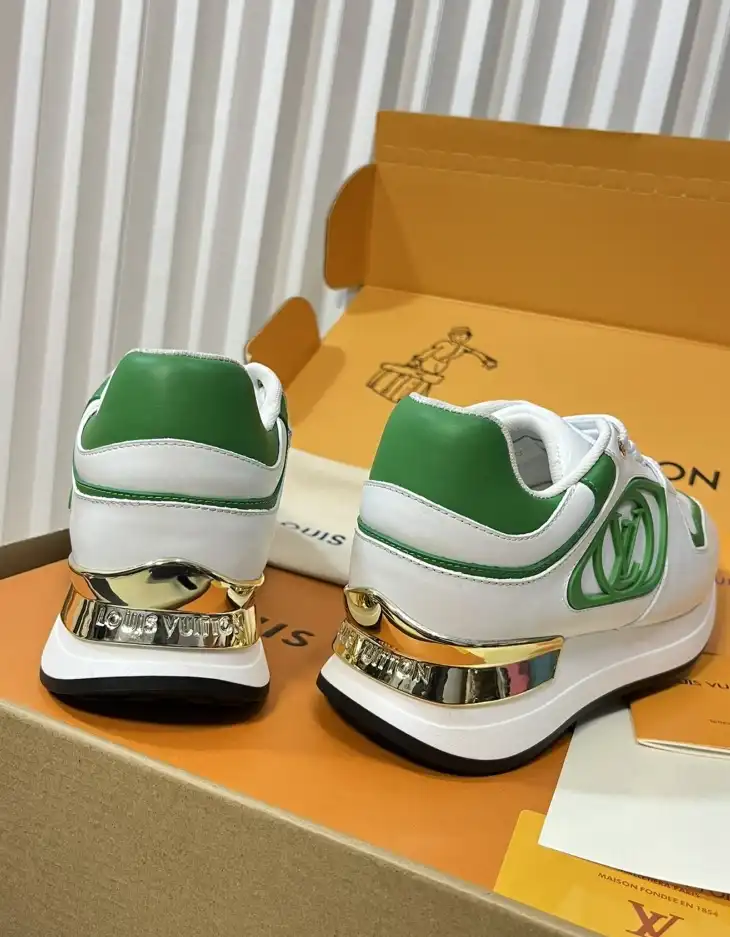 hype Louis Vuitton Sneakers