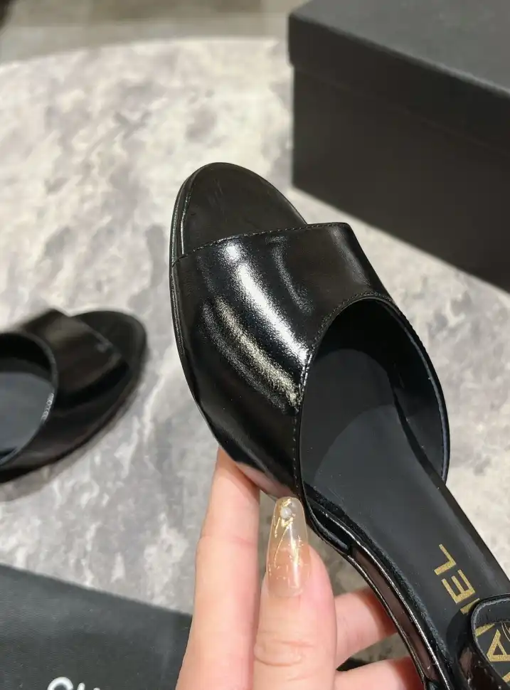 hype Chanel High Heels