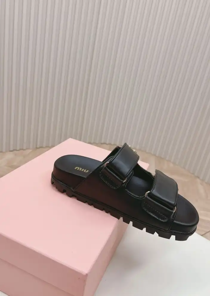 hype Miu Miu Slippers