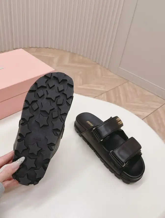 hype Miu Miu Slippers