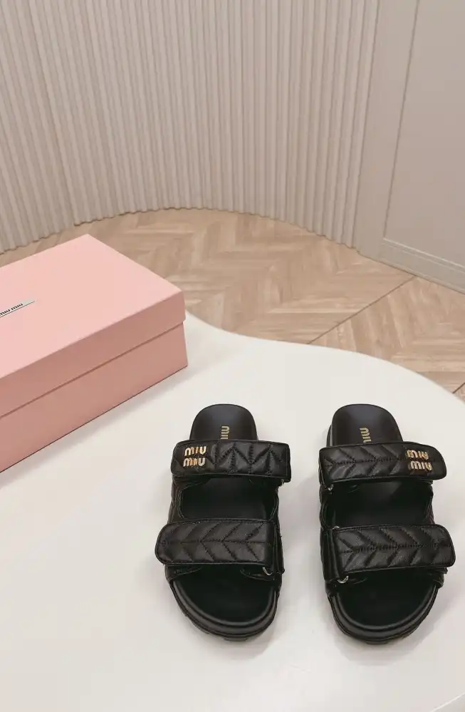 hype Miu Miu Slippers