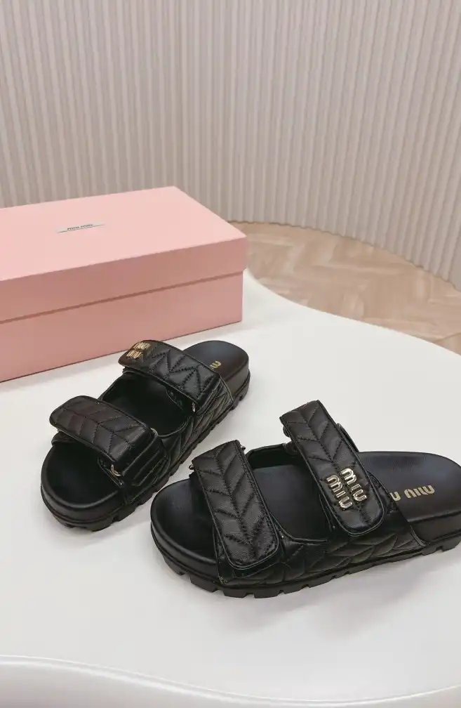 hype Miu Miu Slippers