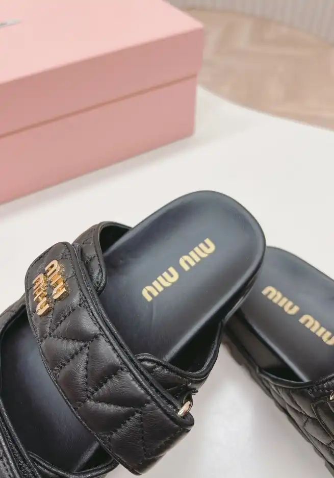 hype Miu Miu Slippers