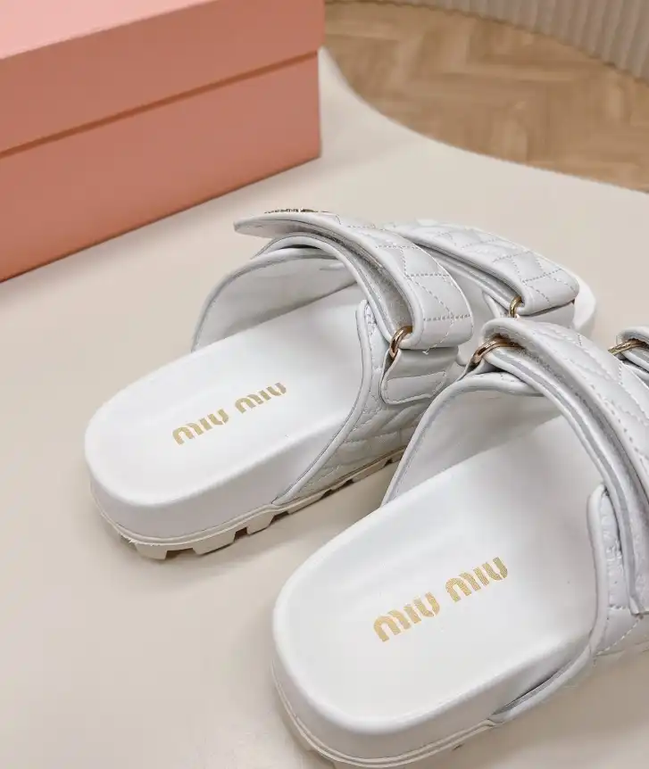 hype Miu Miu Slippers