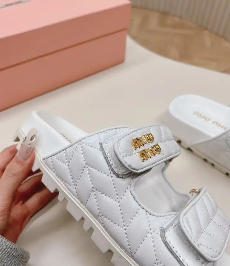 hype Miu Miu Slippers