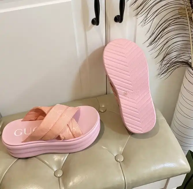 hype Gucci Slippers