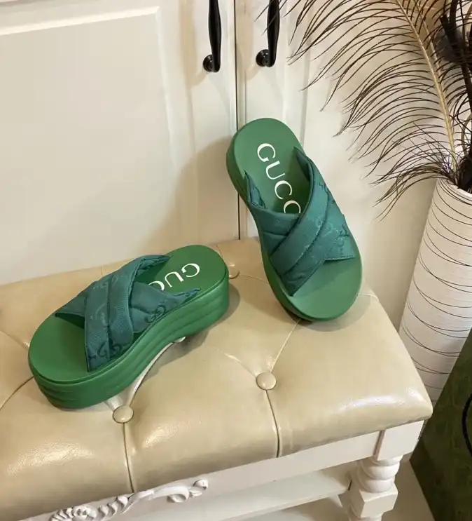 hype Gucci Slippers