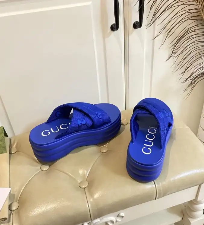 hype Gucci Slippers