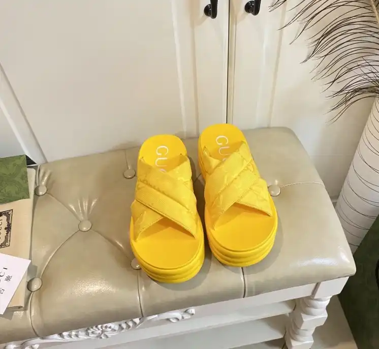 hype Gucci Slippers