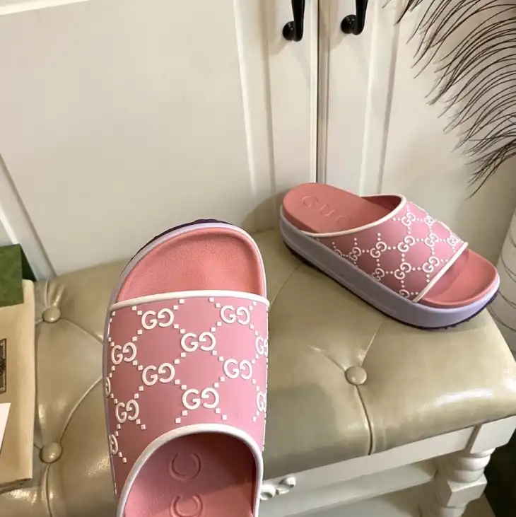 hype Gucci Slippers