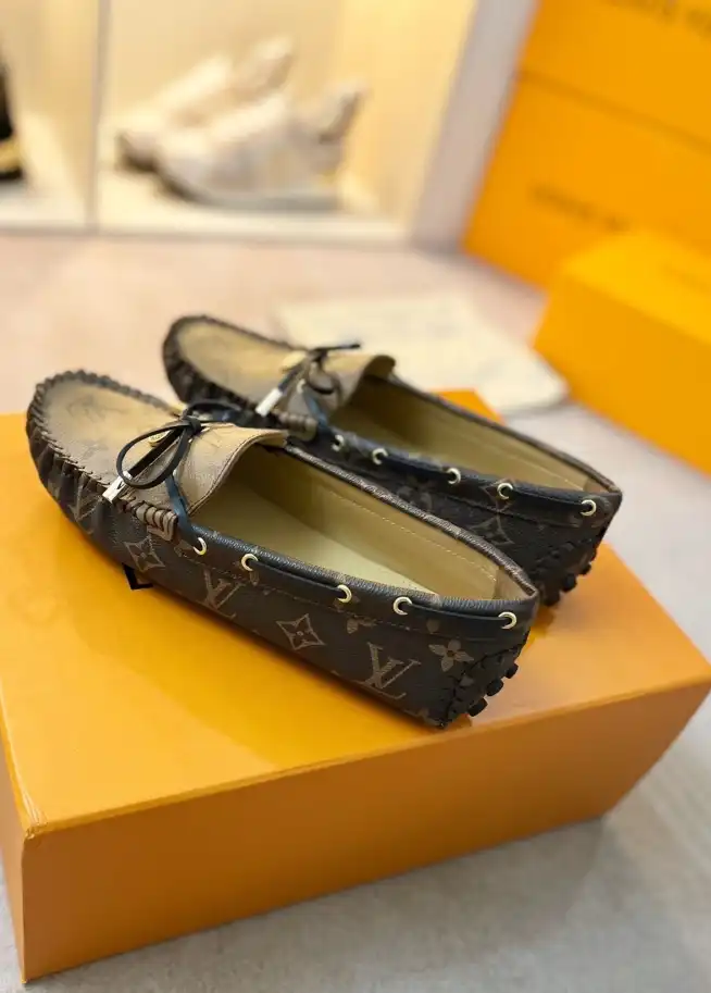 hype LV flat shoes