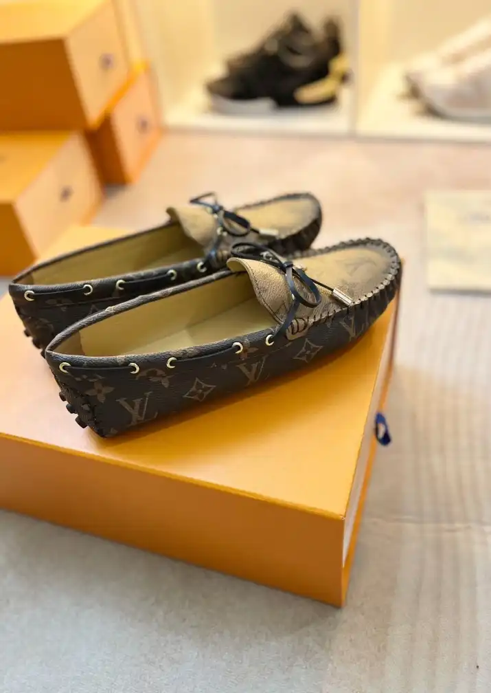 hype LV flat shoes