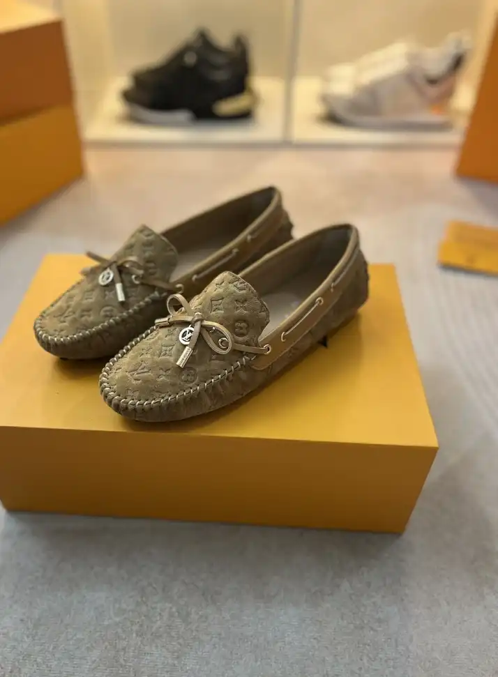 hype LV flat shoes