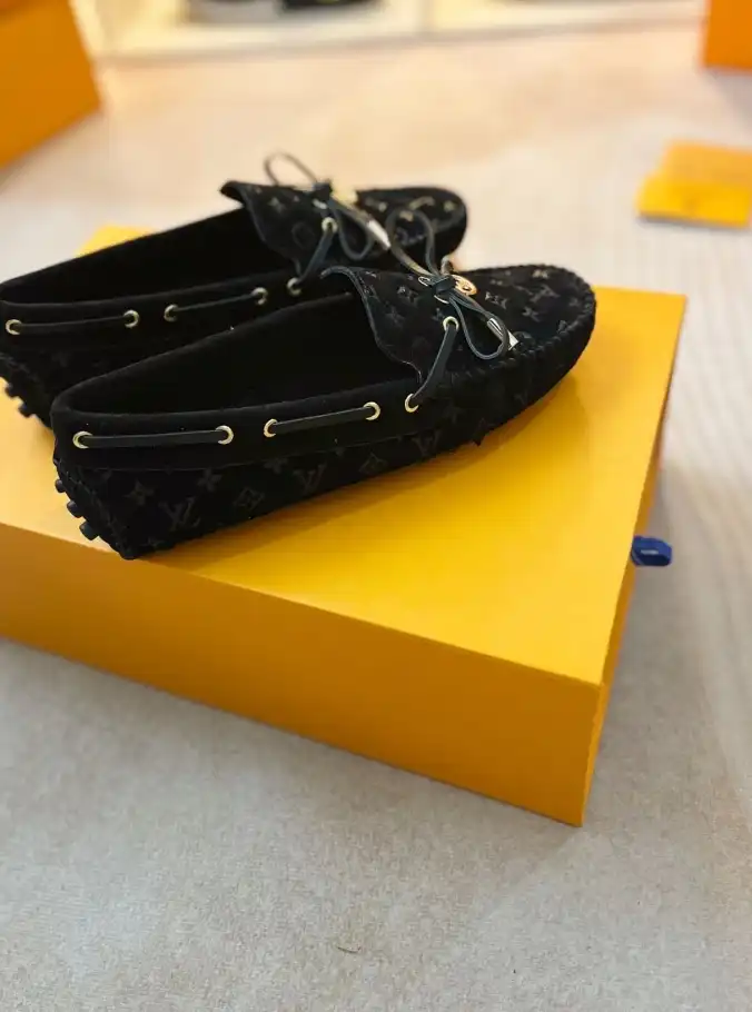 hype LV flat shoes