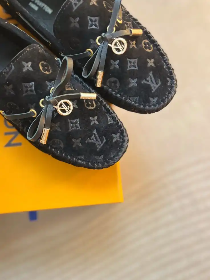 hype LV flat shoes