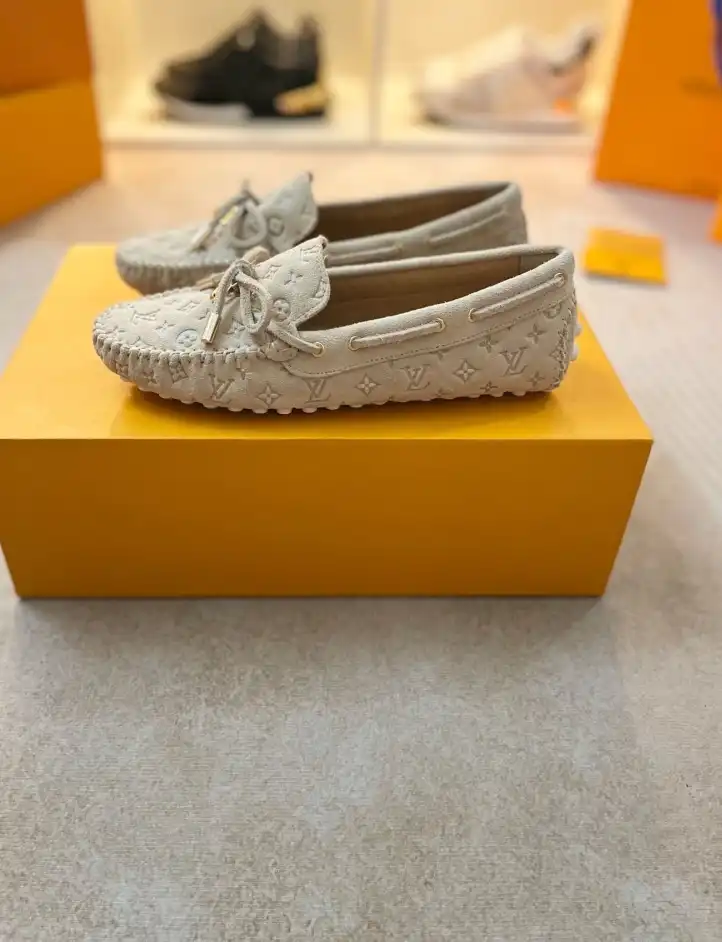 hype LV flat shoes