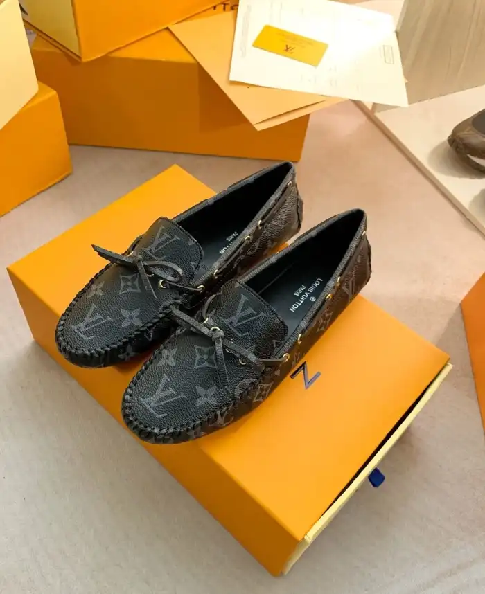 hype LV flat shoes