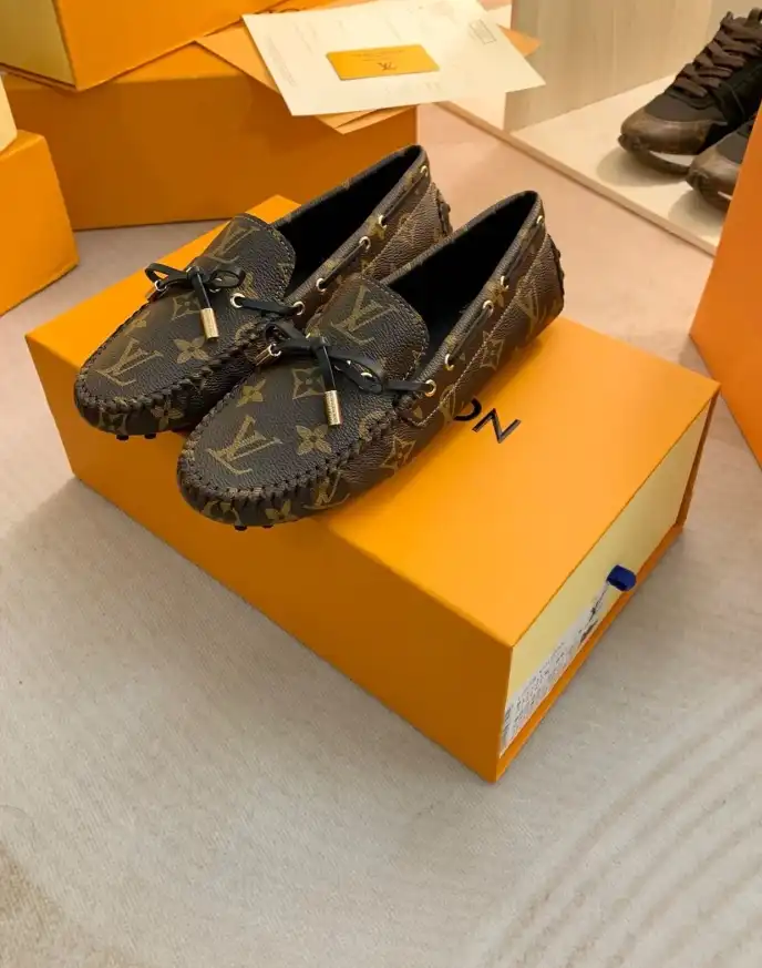 hype LV flat shoes