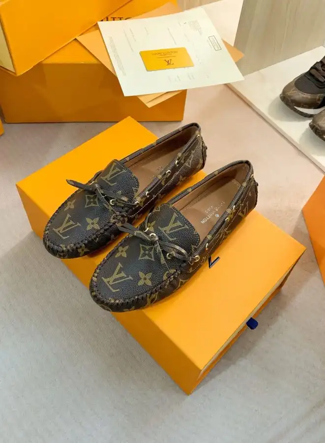 hype LV flat shoes