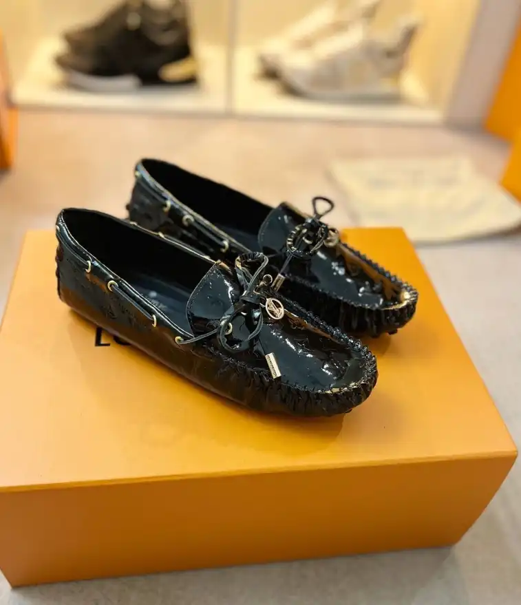 hype LV flat shoes