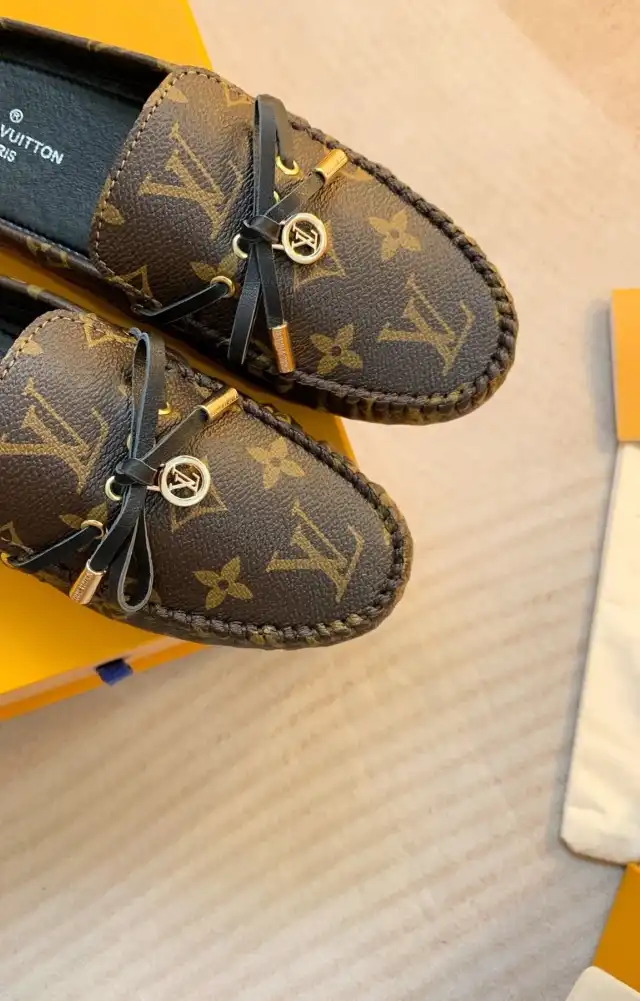 hype LV flat shoes