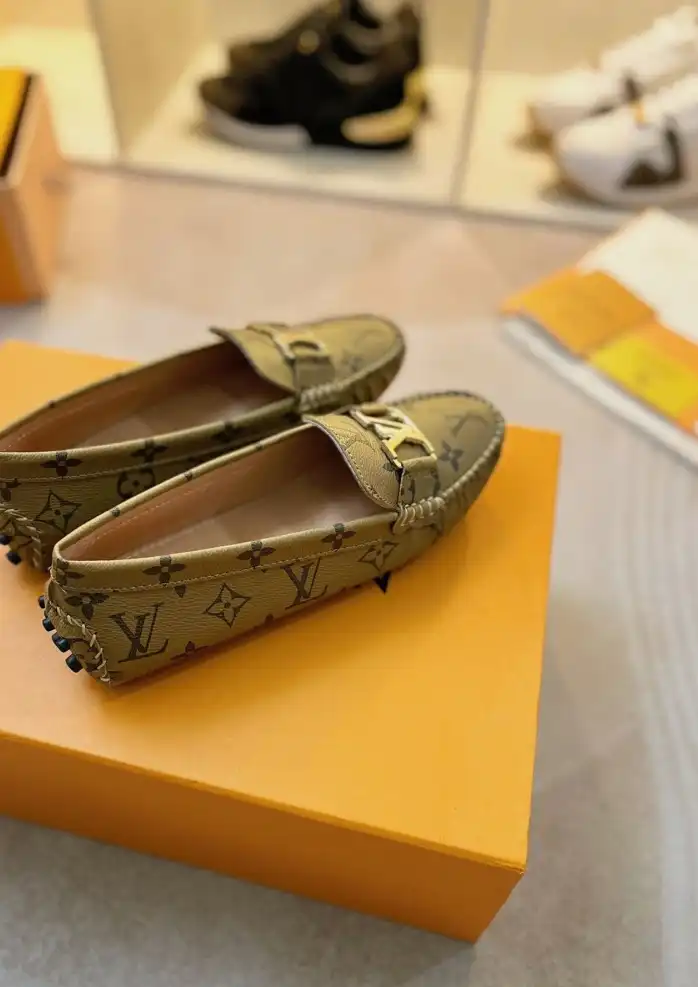 hype LV flat shoes