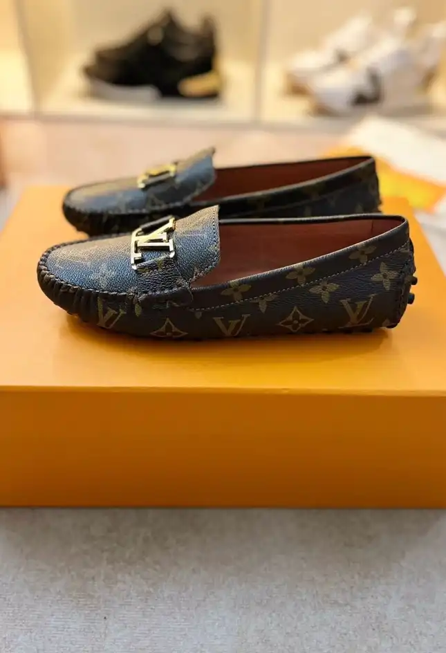 hype LV flat shoes