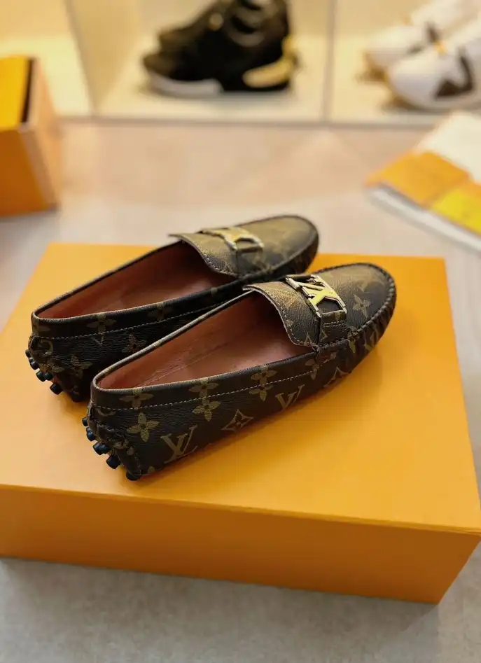 hype LV flat shoes